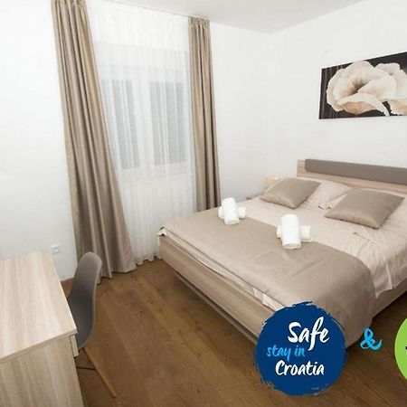 Lct Apartment Laura Omiš Εξωτερικό φωτογραφία