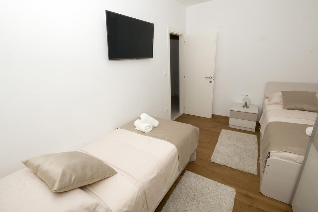 Lct Apartment Laura Omiš Εξωτερικό φωτογραφία