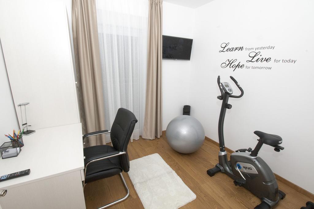 Lct Apartment Laura Omiš Εξωτερικό φωτογραφία