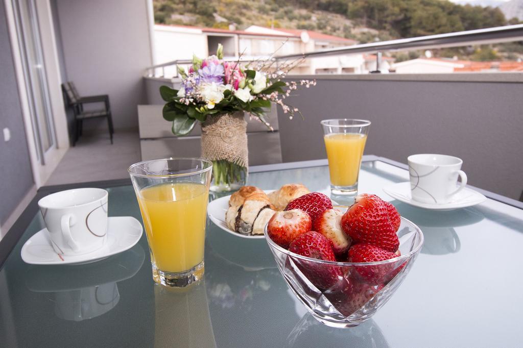 Lct Apartment Laura Omiš Εξωτερικό φωτογραφία