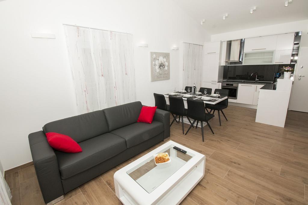 Lct Apartment Laura Omiš Εξωτερικό φωτογραφία