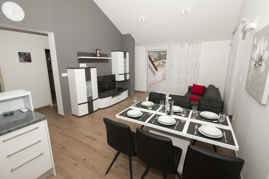 Lct Apartment Laura Omiš Εξωτερικό φωτογραφία