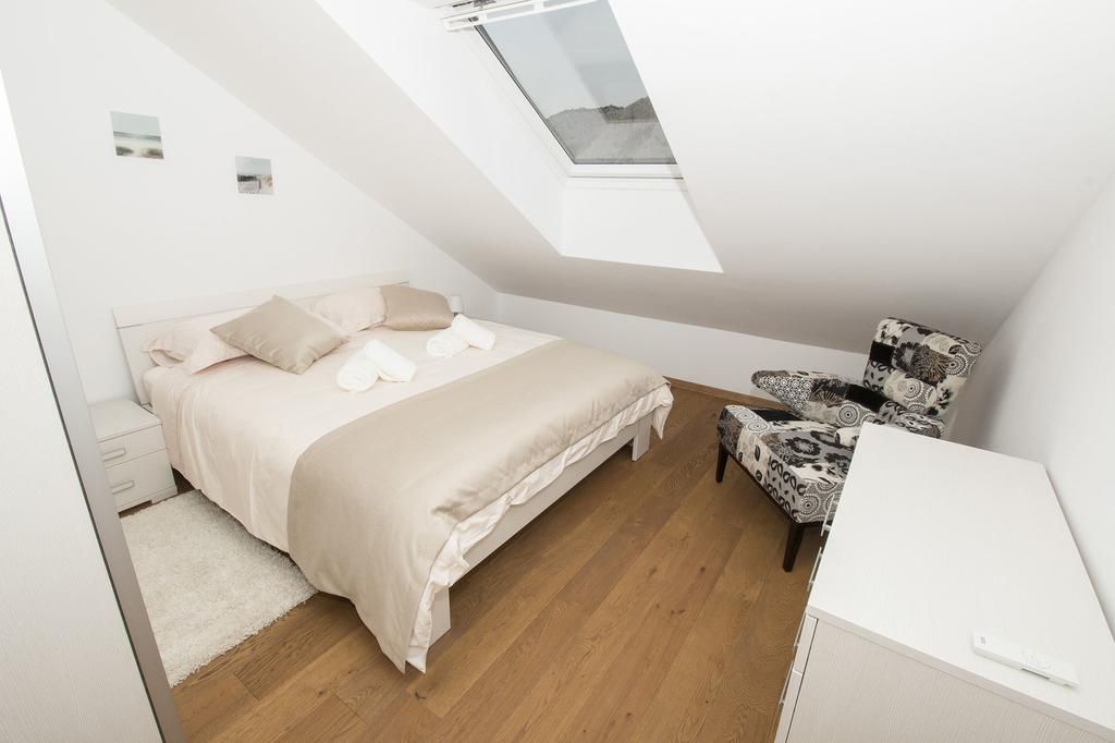 Lct Apartment Laura Omiš Εξωτερικό φωτογραφία