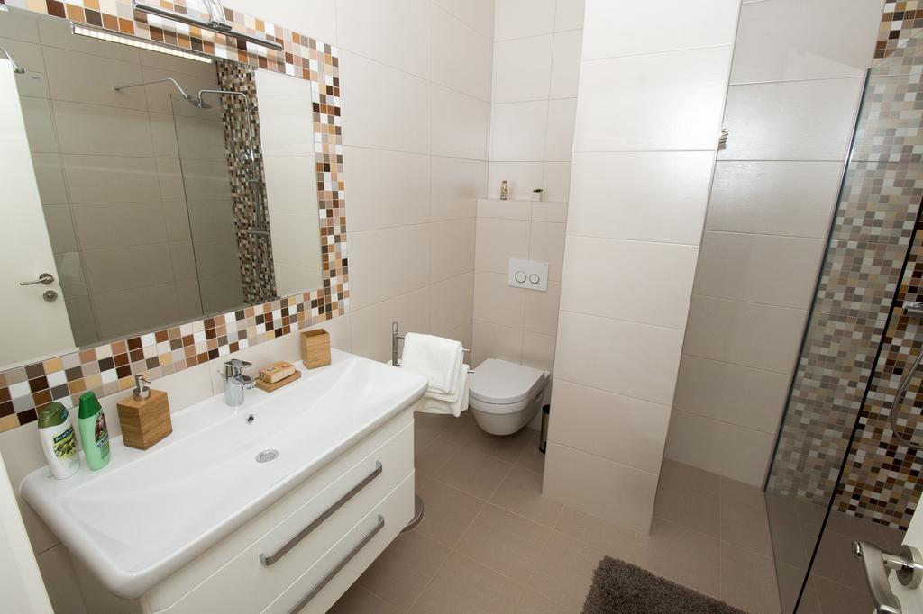 Lct Apartment Laura Omiš Εξωτερικό φωτογραφία